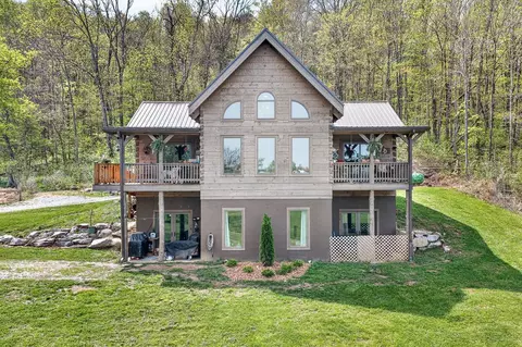 1218 Moody Rd, Byrdstown, TN 38549