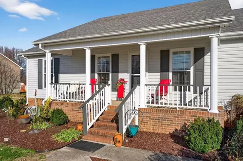 387 Okalona Rd, Livingston, TN 38570
