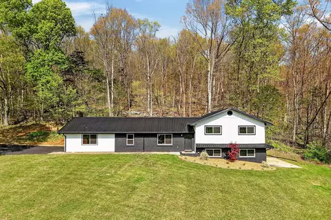 2260 Browns Mill Rd, Cookeville, TN 38506