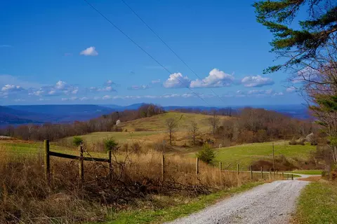 13 72ac Madewell Rd, Spencer, TN 38585