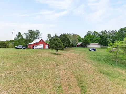 Exterior - 7400 Franks Ferry Rd, Walling, TN 38587 photo 7 of 10