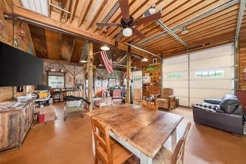 Living - 7400 Franks Ferry Rd, Walling, TN 38587 photo 4 of 4