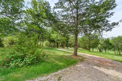 Exterior - 7400 Franks Ferry Rd, Walling, TN 38587 photo 9 of 10