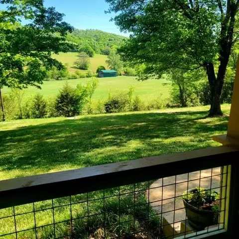 Exterior - 7400 Franks Ferry Rd, Walling, TN 38587 photo 6 of 10