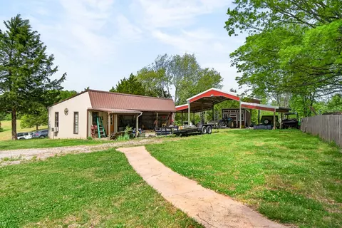 Exterior - 7400 Franks Ferry Rd, Walling, TN 38587 photo 8 of 10