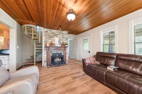 Living - 7400 Franks Ferry Rd, Walling, TN 38587 photo 1 of 4