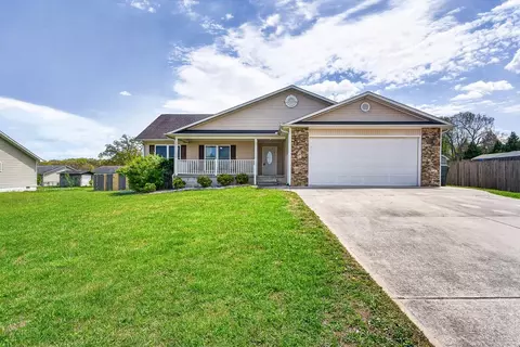 36 Hunter Dr, Crossville, TN 38555