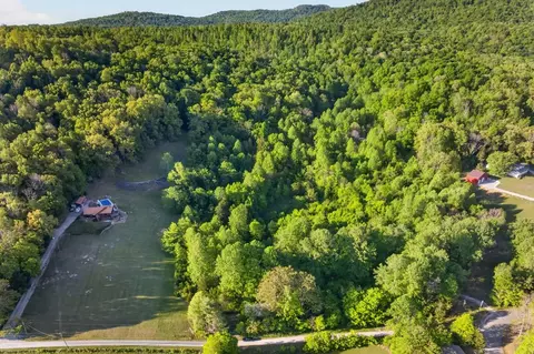 23 Ac Genes Rd, Sparta, TN 38583