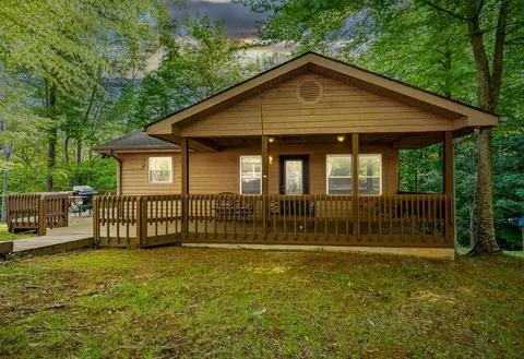 118 Seminole Ln, Byrdstown, TN 38549