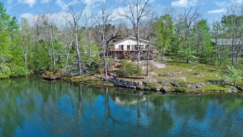 272 N Lake Trl, Monterey, TN 38574