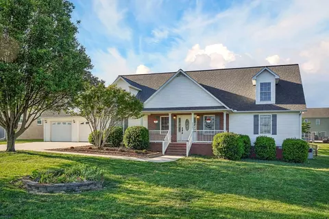 5561 Nashville Hwy, Baxter, TN 38544