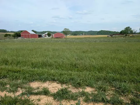 9 Rivertown Rd, Burkesville, KY 42717