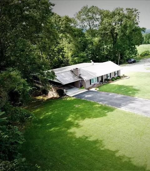 1570 Verna Qualls Rd, Sparta, TN 38583