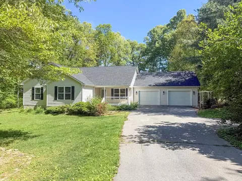 329 Hilltop Dr, Crossville, TN 38555