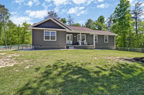 874 Deer Lodge Hwy, Clarkrange, TN 38553