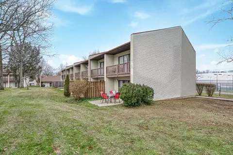 13 Wilshire Heights Dr, Crossville, TN 38558