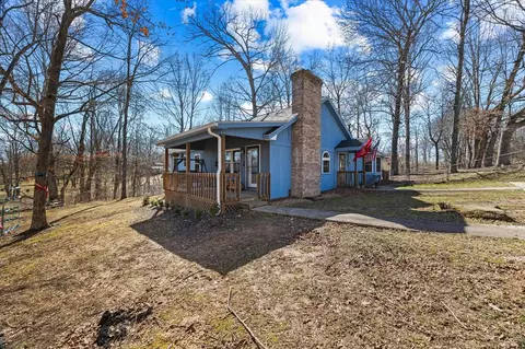 1020 Center Ln, Byrdstown, TN 38549
