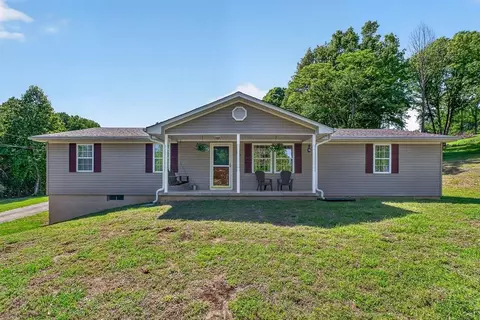 80 Hidden Hollow Ln, Celina, TN 38551
