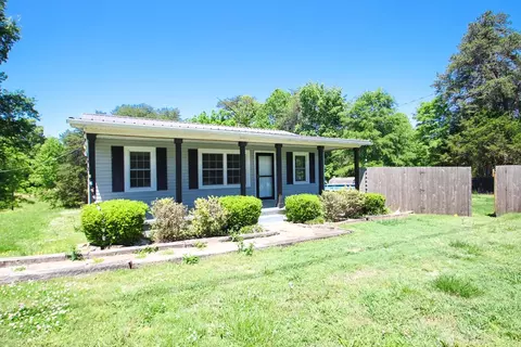 13400 Old Kentucky Rd, Walling, TN 38587