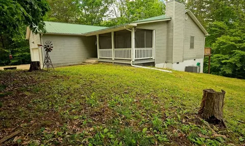 108 W Bobcat Ln, Wilder, TN 38589