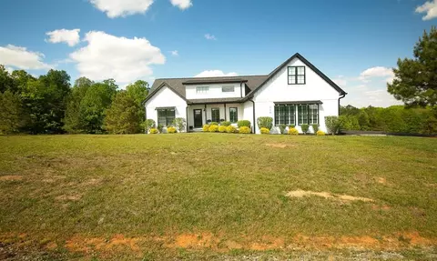 114 Canter Ln, Jamestown, TN 38556