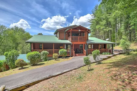 423 Pandora Fork Ln, Butler, TN 37640