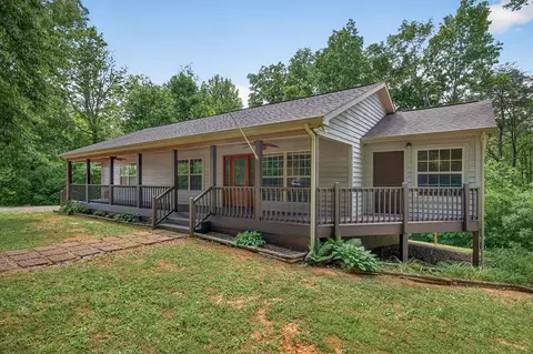 506 Deer Ridge Rd, Byrdstown, TN 38549