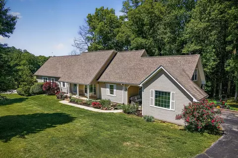 2246 Hidden Cove Rd, Cookeville, TN 38506