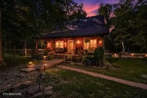 737 Edd Linder Rd, Jamestown, TN 38556