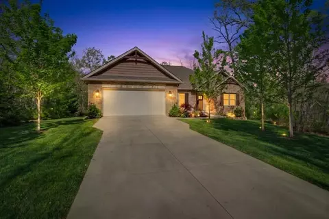 107 E Charles Pl, Crossville, TN 38558