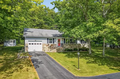 205 Kings Down Dr, Crossville, TN 38558
