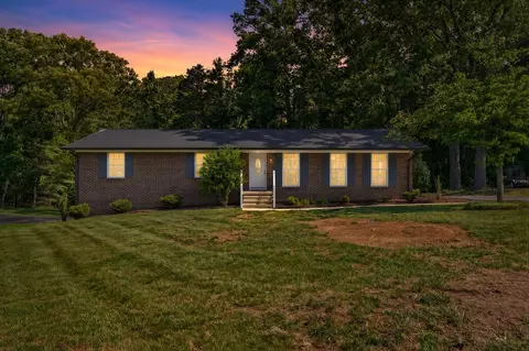 851 Lone Oak Dr, Cookeville, TN 38501