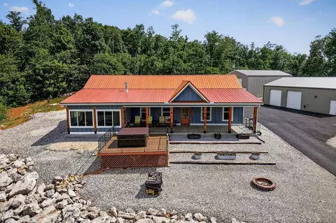1005 Bethlehem Estates Dr, Livingston, TN 38570
