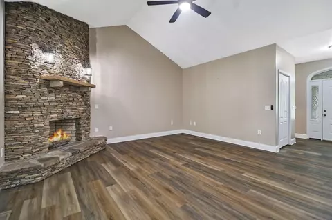 Living - 809 Buffalo Trl, Clarkrange, TN 38553 photo 3 of 8