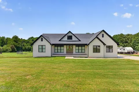 4413 Twin Creek Dr, Cookeville, TN 38506
