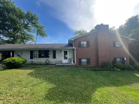 1061 S Linden Dr, Alcoa, TN 37701