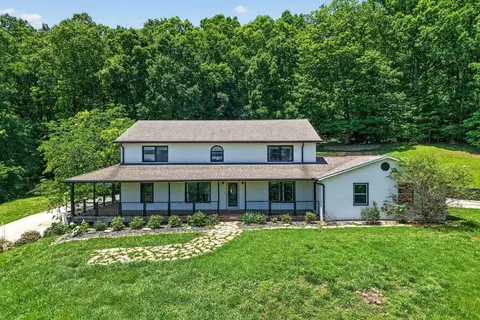 721 Valley Dr, Livingston, TN 38570