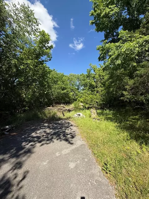 845 Lakeview Dr, Gainesboro, TN 38562