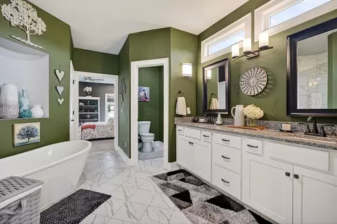 Bath - 4358 Vervilla Rd, Morrison, TN 37357 photo 6 of 9