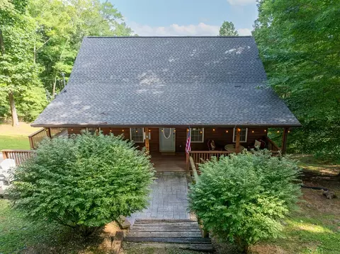165 Kangaroo Rdg, Byrdstown, TN 38549
