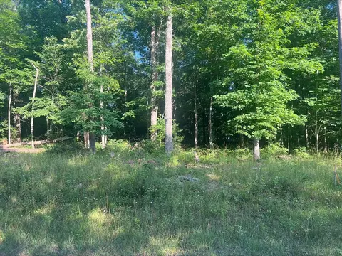 6152 Tomahawk Dr, Crossville, TN 38572