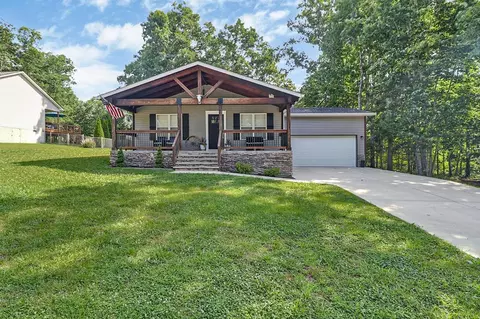 1004 Tia Ln, Crossville, TN 38572