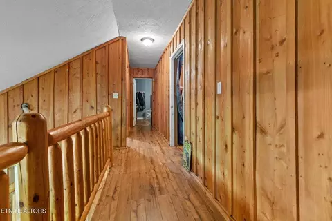 Entry Way - 1036 Dye Rd, Clarkrange, TN 38553 photo 3 of 5