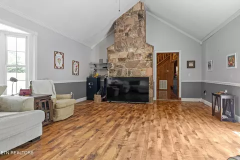 Living - 1036 Dye Rd, Clarkrange, TN 38553 photo 2 of 4