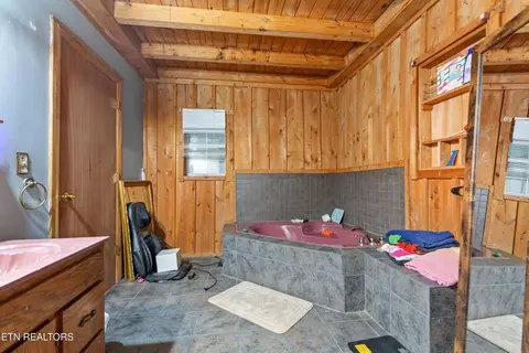 Bath - 1036 Dye Rd, Clarkrange, TN 38553 photo 3 of 10