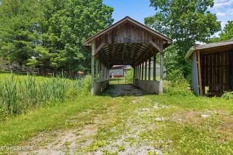Exterior - 1036 Dye Rd, Clarkrange, TN 38553 photo 4 of 5