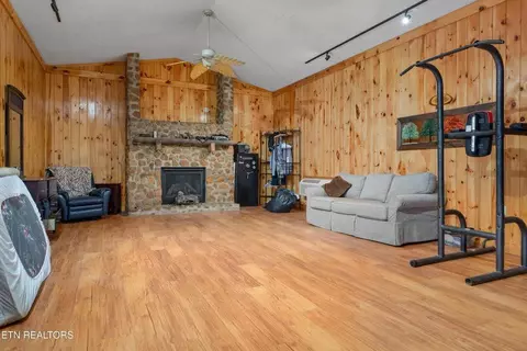 Living - 1036 Dye Rd, Clarkrange, TN 38553 photo 3 of 4