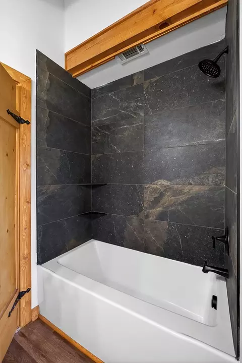 Bath - 539 Peach Ave, Morrison, TN 37357 photo 6 of 6
