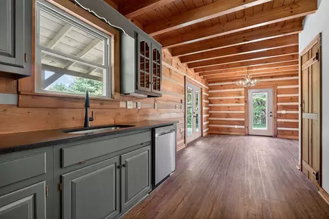 Kitchen - 539 Peach Ave, Morrison, TN 37357 photo 3 of 3