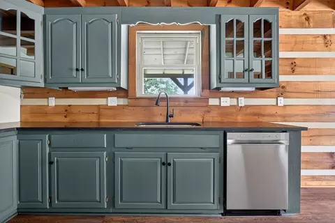 Kitchen - 539 Peach Ave, Morrison, TN 37357 photo 2 of 3